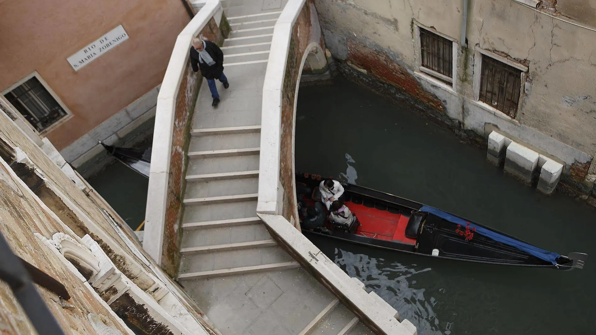 Ad Place Venice